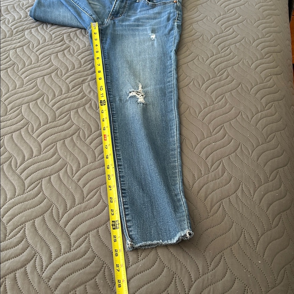👖 1822 Denim DistressedJeans - Picture 6 of 9